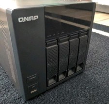 Qnap 412 bays d'occasion  Expédié en Belgium