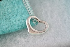 Pingente Tiffany & Co. Elsa Peretti prata pequeno coração aberto 16mm comprar usado  Enviando para Brazil