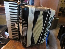 Accordion castle 120 for sale  Minneapolis