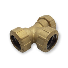 Raccordo ottone tee usato  Montegranaro