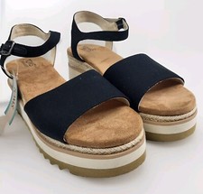 Toms women platform for sale  Conyers