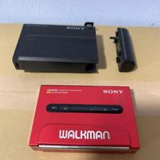 Reprodutor de cassete portátil Sony WM-501 Walkman, com tampa, estojo de bateria, carregador comprar usado  Enviando para Brazil