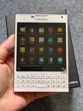 Smartphone blackberry passport usato  Spedire a Italy