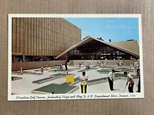 Cartão postal Denver CO May-D & F loja de departamentos Zeckendorf Plaza miniatura golfe, usado comprar usado  Enviando para Brazil