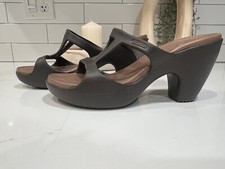 Crocs cypres heeled d'occasion  Expédié en Belgium