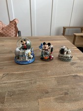 Mickey snow globe d'occasion  Expédié en Belgium