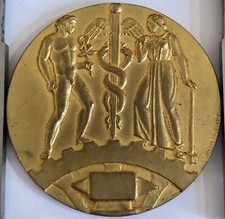 Médaille métal doré d'occasion Médaille métal doré d'occasion  France