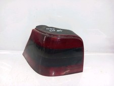 Feu arrière gauche d'occasion Feu arrière gauche d'occasion  Chambray-lès-Tours