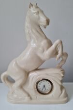 White ceramic horse d'occasion  Expédié en Belgium