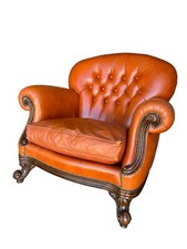 Elegante poltrona chesterfield usato  Manduria