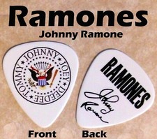 1 The Ramones Classic Punk Johnny Ramone novidade assinatura palheta de guitarra (W2-N4) comprar usado  Enviando para Brazil