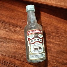 Garrafa de vidro vintage mini Smirnoff vodka 50ml comprar usado  Enviando para Brazil