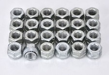 24 tuercas de fábrica GM OEM Escalade Suburban Tahoe Yukon rueda genuina segunda mano  Embacar hacia Mexico