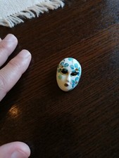 Maschera carnevale artigianale usato  Oleggio