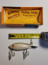 Isca vintage The Bomber M#533, com caixa original e inserção (estoque #69) comprar usado Isca vintage The Bomber M#533, com caixa original e inserção (estoque #69) comprar usado  Enviando para Brazil