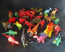 Lot dinosaures plastique d'occasion  Parthenay