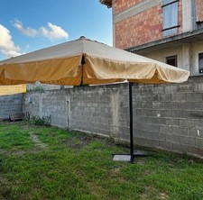 Ombrellone giardino 3x3 usato  Rosarno