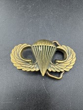 Fivela de cinto aerotransportada asa de pára-quedista do Exército dos EUA latão 1978 comprar usado  Enviando para Brazil
