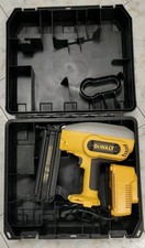 Chiodatrice batteria dewalt usato  Santa Croce del Sannio