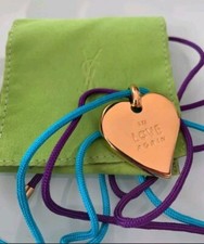 Colar pingente vintage Yves Saint Laurent "IN LOVE AGAIN" comprar usado  Enviando para Brazil