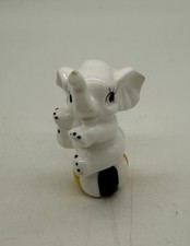 Estatueta de porcelana osso miniatura vintage de circo branco voador ELEFANTE na bola comprar usado  Enviando para Brazil