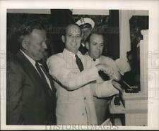 1957 press photo usato  Spedire a Italy