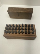 Set timbri punzoni usato  Spedire a Italy