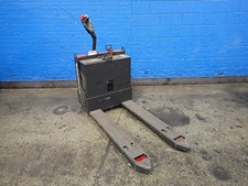 Raymond 8210 electric for sale  Euclid