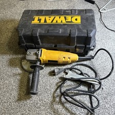 Usado, Rebarbadora com fio DEWALT DW402 4-1/2" - Amarela - Usado comprar usado Usado, Rebarbadora com fio DEWALT DW402 4-1/2" - Amarela - Usado comprar usado  Enviando para Brazil