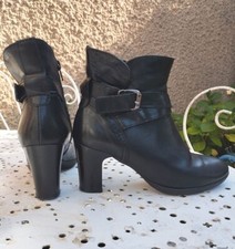 Paire bottines noires d'occasion  Montigny-le-Bretonneux