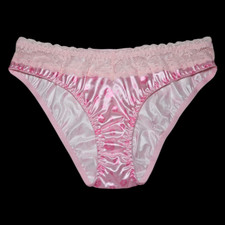 Glossy pink satin d'occasion  Expédié en Belgium