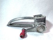 (Vintage 1948) O Novo Ralador de Alimentos Rotativo "MOULI" NA CAIXA Fabricado na França comprar usado  Enviando para Brazil