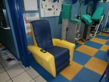 Poltrona professionale massagg usato  San Giuliano Terme