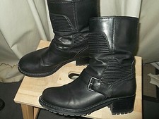 Shoe boots cuir d'occasion Shoe boots cuir d'occasion  Naintré