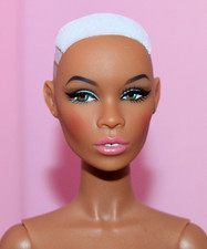 Boneca Zuri Okoty My Hair Fair 12,5" unhas longas nuas e suporte para mãos e caixa Meteor Col, usado comprar usado  Enviando para Brazil