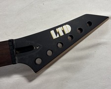 2005 ESP LTD M-50 pescoço de jacarandá cabeçote reverso 22 trastes incrustações de pontos comprar usado 2005 ESP LTD M-50 pescoço de jacarandá cabeçote reverso 22 trastes incrustações de pontos comprar usado  Enviando para Brazil