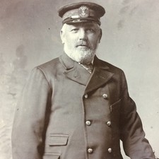 Cartão de gabinete vintage foto navios capitão porto mestre em uniforme WJ Landry comprar usado  Enviando para Brazil