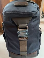 Mochila/estilingue Tumi Alpha Bravo Woodland.  Estilo novo sem etiquetas $345 azul marinho comprar usado Mochila/estilingue Tumi Alpha Bravo Woodland.  Estilo novo sem etiquetas $345 azul marinho comprar usado  Enviando para Brazil