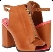 Kelsi dagger giulia for sale  Walnut Creek