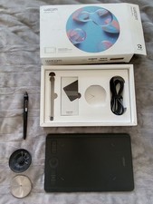 Tablet Wacom Intuos Pro Creative Pen - Pequeno - PTH460 comprar usado Tablet Wacom Intuos Pro Creative Pen - Pequeno - PTH460 comprar usado  Enviando para Brazil