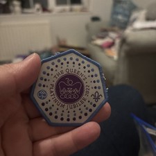 Girl guiding queens for sale  NESTON