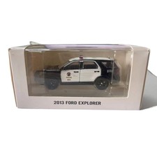 Modelo de carro Ford Explorer 2013 luz verde brinquedo colecionável estatueta modelo 1:64 comprar usado  Enviando para Brazil