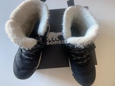 Pre owned sorel for sale  Round Lake