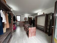 Arredamento completo abbigliam usato  Accadia