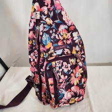 VERA BRADLEY ReActive Sling Backpack Purse - Indiana Rose Blossoms Wine Perfect, usado comprar usado  Enviando para Brazil