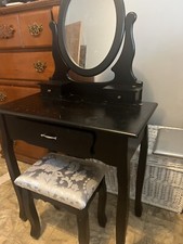Makeup vanity table for sale  Eatonton