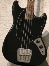 Fender 1977 mustang usato  Spedire a Italy