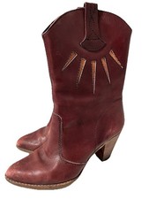 True vintage women for sale  Medford