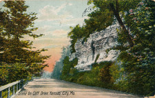 UMA CENA EM CLIFF DRIVE, KANSAS CITY, MO. NASCER/CONJUNTO DO SOL. DIRT ROAD. BANDEIRA STATION-A- comprar usado  Enviando para Brazil