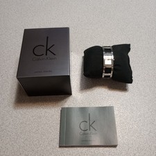 Usado, Relógio social feminino Calvin Klein aço inoxidável K810 104 001 - NOVO - suíço médio  comprar usado  Enviando para Brazil